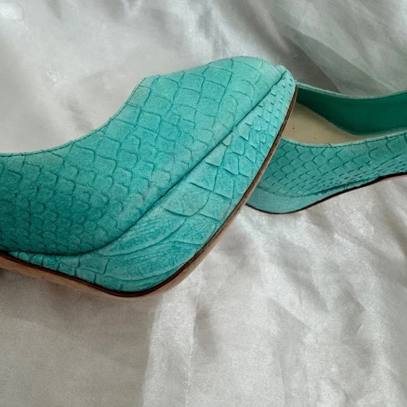 Dior Turquoise Python Embossed Leather Peep-Toe Pumps - Picture 10 of 12